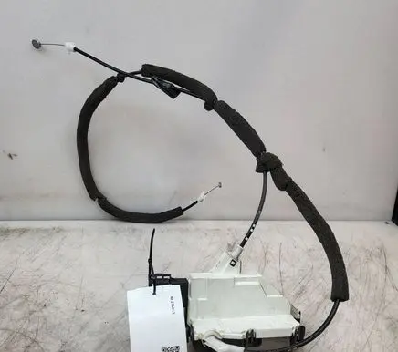 Peugeot Partner Rear door lock 828421
