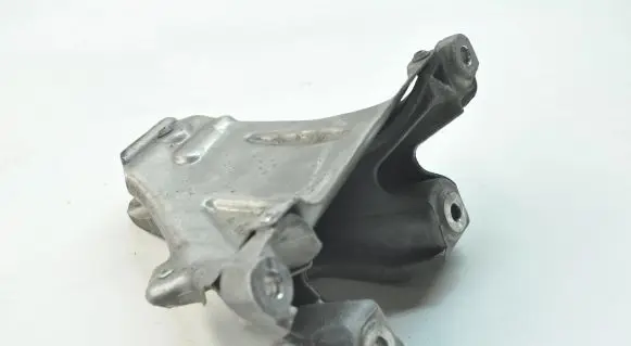 BMW X5 F15 Engine mounting bracket 6853208