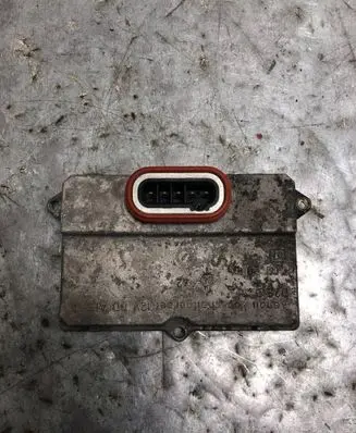 Mercedes-Benz E W211 Voltage converter/converter module 5DV008290