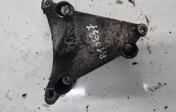 Audi A6 S6 C6 4F Engine mounting bracket 06E260805C