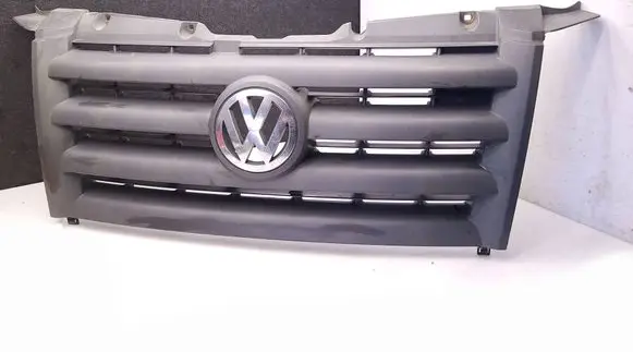Front bumper upper radiator grill