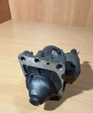 Peugeot 208 Starter motor 9801667780 M000T22473