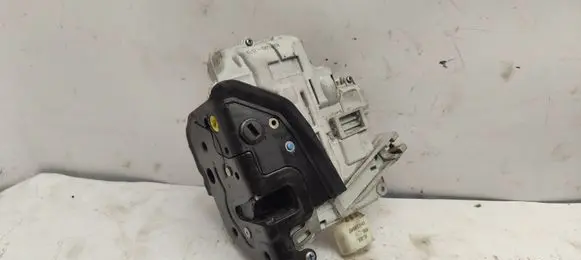 Audi A6 S6 C6 4F Rear door lock 8E0839015AA