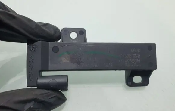 Dodge Durango III Aerial antenna amplifier 68051315AB