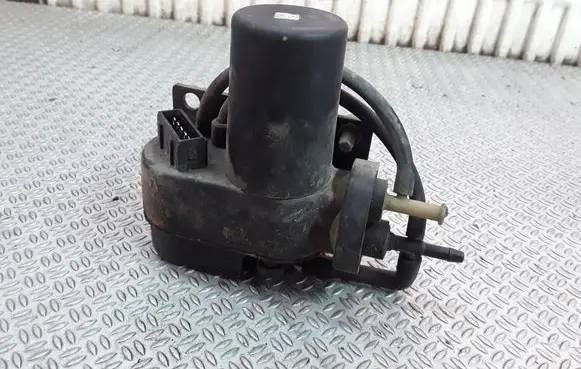 Land Rover Discovery Central locking vacuum pump 003572