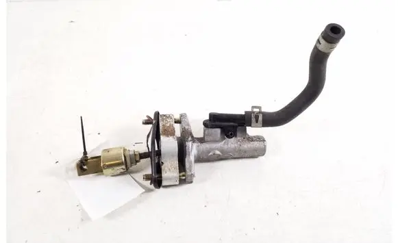 Toyota RAV 4 (XA20) Clutch master cylinder 31420-42030