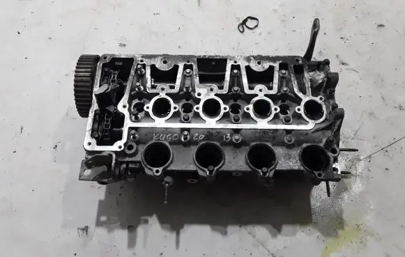 Ford Kuga II Engine head 1683822