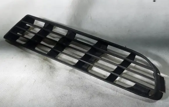 Audi A6 S6 C4 4A Front bumper lower grill 4A0807346A