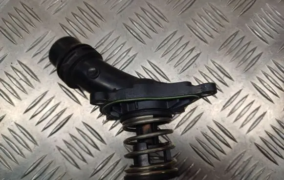 Thermostat/thermostat housing