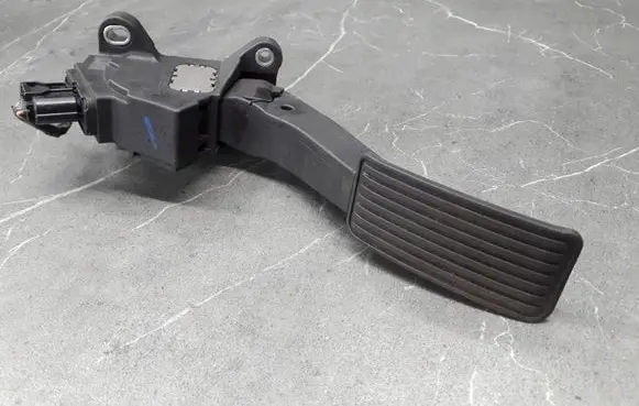 Peugeot 107 Accelerator throttle pedal 781100h010
