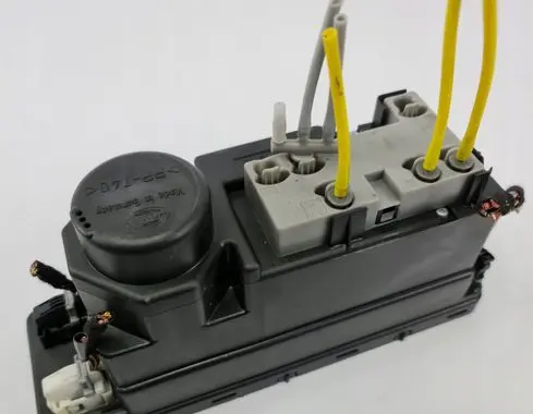 Mercedes-Benz CLK A208 C208 Central locking vacuum pump 2108002748