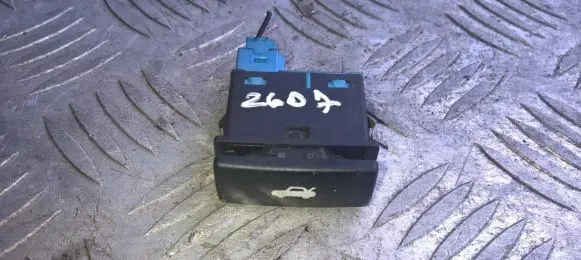 Rover 75 Tailgate opening switch yxl100100xxx