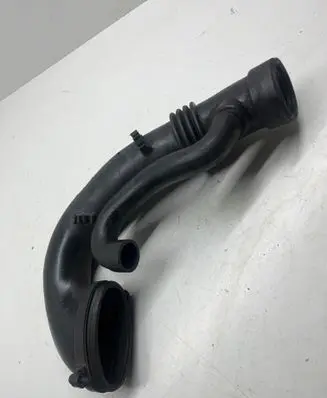 BMW 5 E39 Turbo air intake inlet pipe/hose 7786002 10866710 13727786