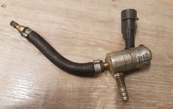 Jeep Grand Cherokee (WJ) LP gas injector 67R010738