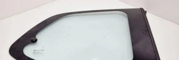 KIA Carnival Rear side window