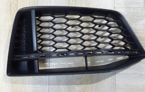 Audi TT TTS RS Mk3 8S Front fog light trim/grill 8S0807682A