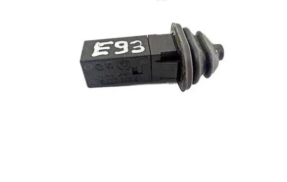 BMW 3 E92 E93 Fuel tank opening switch 82289392 228939