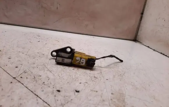 Volkswagen PASSAT B6 Airbag deployment crash/impact sensor 331326