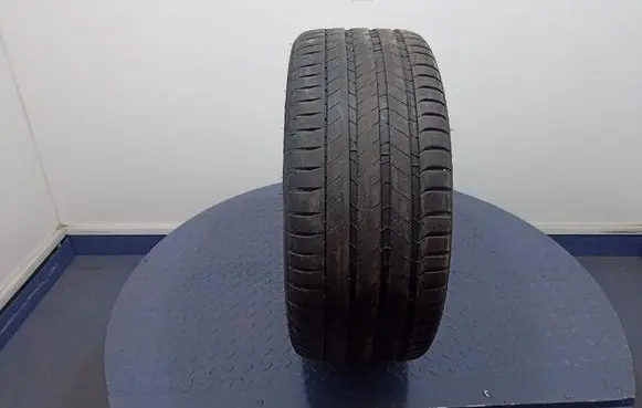 Maserati Levante R17 summer tire 3528702295441