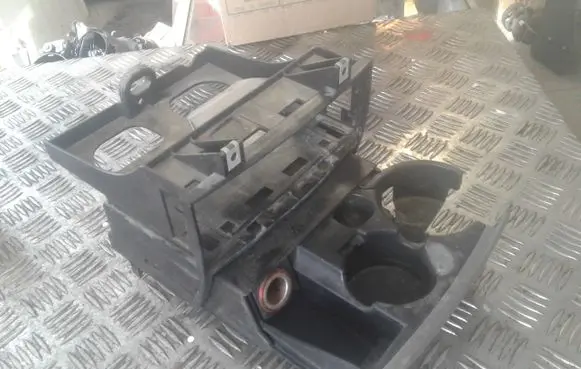 Cup holder front