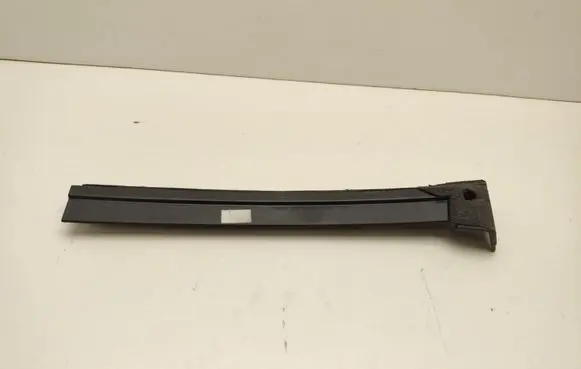 Ford Mustang VI Front door glass trim molding FR3B6302565