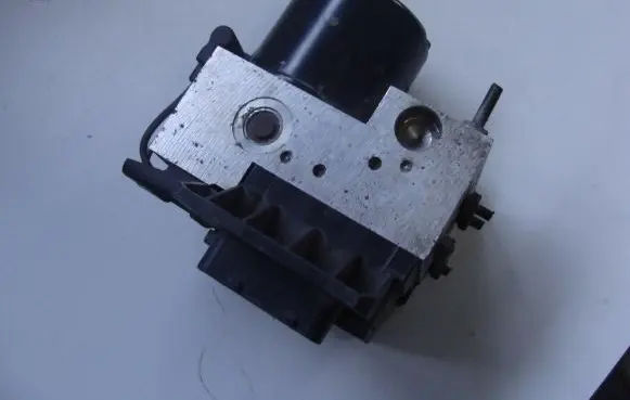 Mercedes-Benz E W210 ABS Pump