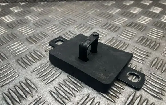 Seat Arona Loading door lock loop/hook striker 8V0827507H