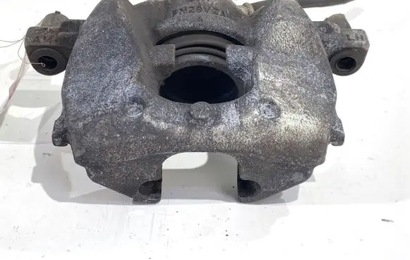 Nissan Qashqai J12 Front brake caliper 