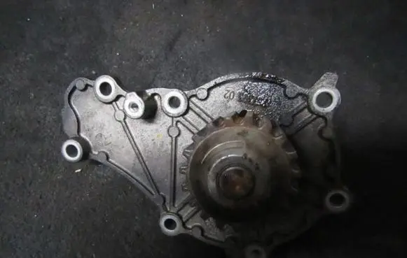 Volvo V50 Water pump 26739302 100211a