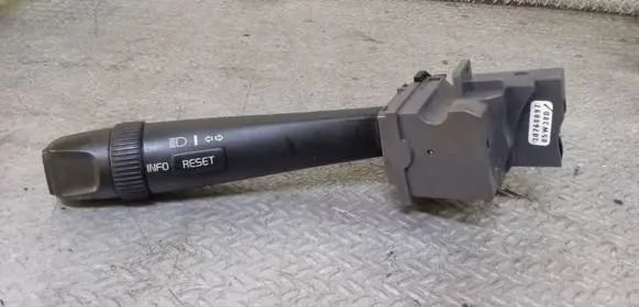 Volvo V70 Indicator stalk 30768097