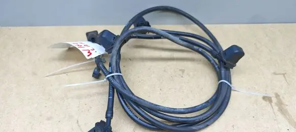 Mercedes-Benz ML W166 Windshield washer spray nozzle A1668601092