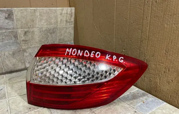 Ford Mondeo MK IV Rear/tail lights 7S7113404B