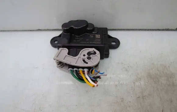 KIA Stinger Fuel injection pump control unit/module 33040J5000