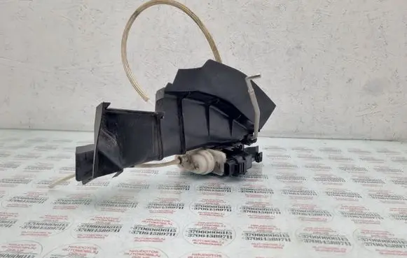 Audi A4 S4 B5 8D Front door lock 4D1837016D