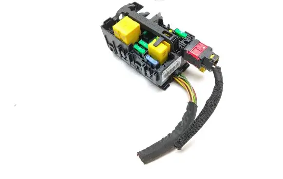 Peugeot 308 Fuse module 9806192580 A006C801 2010EC0Y01
