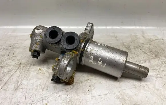 Audi A6 S6 C6 4F Master brake cylinder