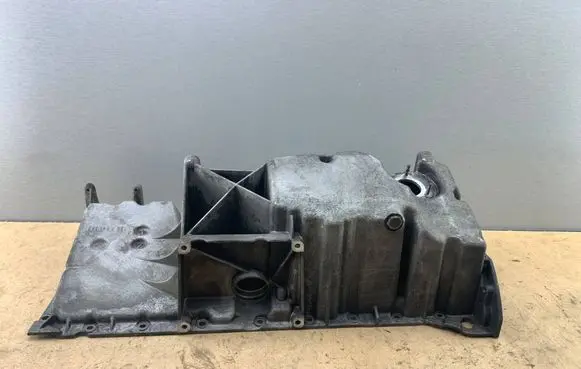 BMW X3 E83 Oil sump 7801367 11137801367 11137806220
