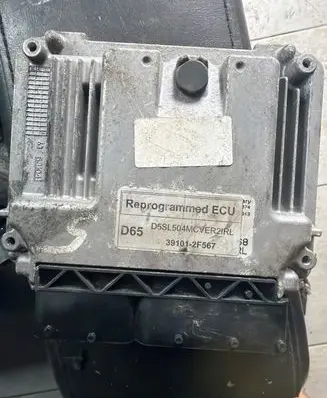 KIA Sportage Engine control unit/module 391012F567