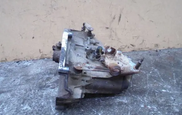 Peugeot 106 Manual 4 speed gearbox PF6020