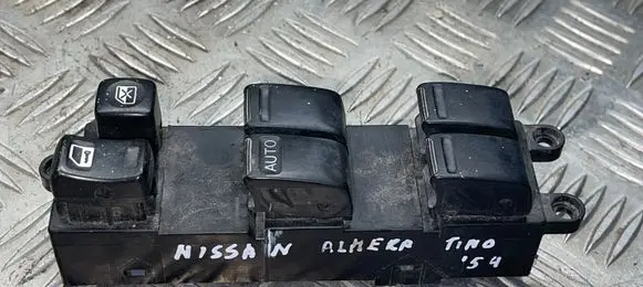 Nissan Almera Tino Electric window control switch 1y09