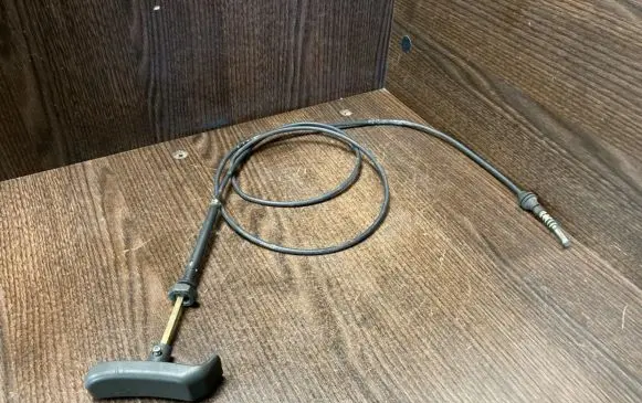 Engine bonnet/hood lock release cable