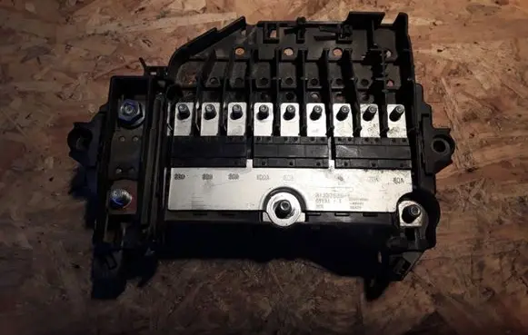 Volvo V40 Fuse module 31337535 306591923