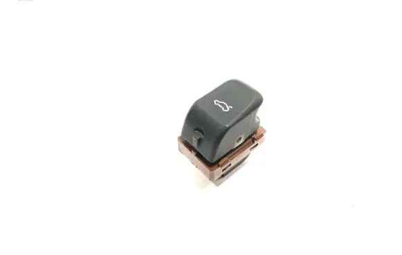 Tailgate opening switch
