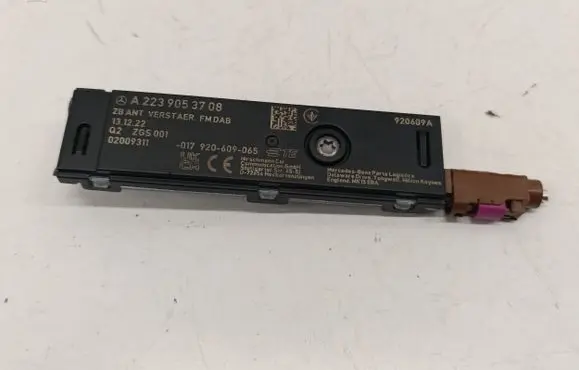 Mercedes-Benz EQE v295 Aerial antenna amplifier A2239053708
