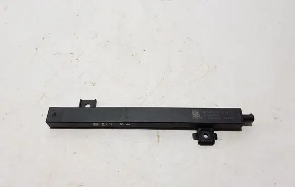 Mercedes-Benz E W214 Aerial antenna amplifier A2069052504