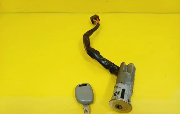 Renault Twingo I Ignition lock 