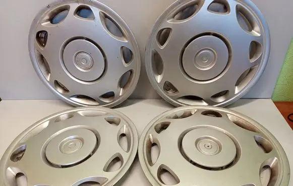 BMW 3 E36 R15 wheel hub/cap/trim 36131180 361311801