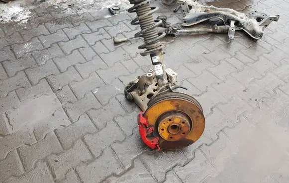 Skoda Octavia Mk2 (1Z) Front wheel hub spindle knuckle 