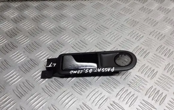 Volkswagen PASSAT B5 Rear door interior handle 3B1839113