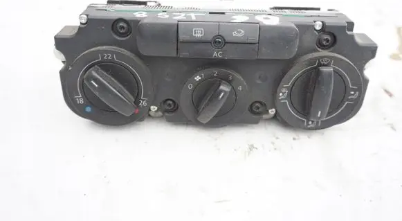 Volkswagen PASSAT B6 Climate control unit